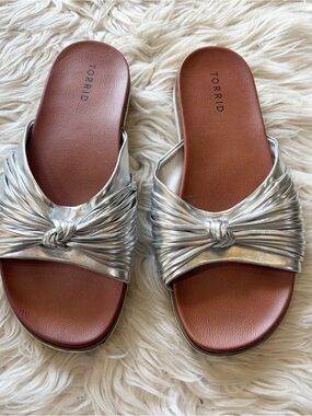 Torrid Silver Metallic Knot Front Slide Sandals Women’s Size 10WW